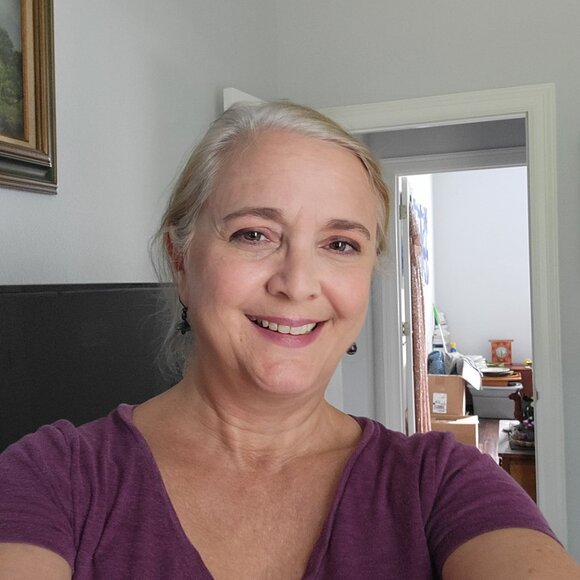 Meet your Posher, Dawn - Picture 1 of 3